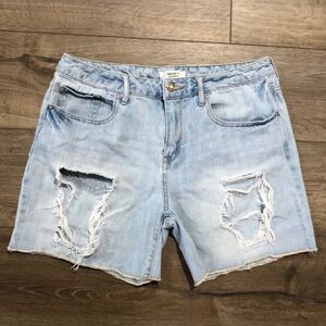 FOREVER 21 Destroy Wash Denim Shorts